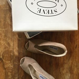 Steve Madden stealth Taupe heels